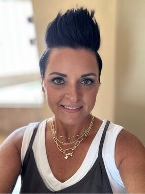 Meet your Posher, Cherina